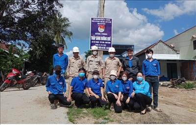 Đoàn Công ty Thủy điện An Khê – Ka Nak chung tay “Thắp sáng đường quê”