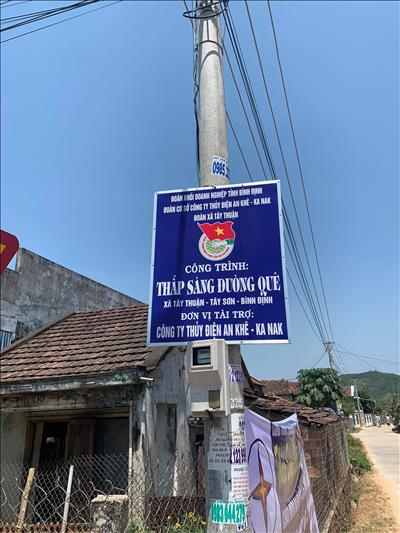 GỬI YÊU THƯƠNG TỪ CÔNG TRÌNH “THẮP SÁNG ĐƯỜNG QUÊ” CỦA CÔNG TY THỦY ĐIỆN AN KHÊ – KA NAK