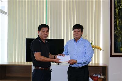 Hỗ trợ CBCNV Công ty CP Điện lực Khánh Hòa khắc phục hậu quả sau bão số 12 