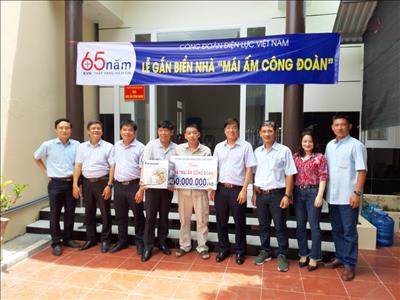 THẮM ĐƯỢM NGHĨA TÌNH TỪ NHỮNG “MÁI ẤM CÔNG ĐOÀN”